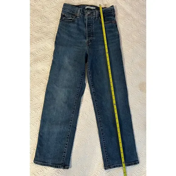 Levi’s Button-fly Jeans
Size 28 - Picture 8 of 8